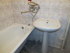 Продам Ванну стальную Roca 1700х700 б/у.умывальник 550х450