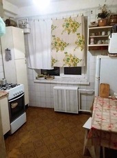 Трехкомнатная квартира, Соломенский р-н, улица Златопольская