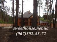 Продажа коттеджа в окружении сосен.