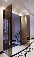 Стеклянные двери