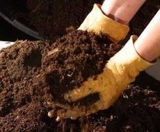 Глина, перегной, отсев, щебень, шлак отвальный чернозем