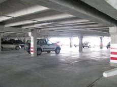 Место в охраняемом паркинге у м. Пионерская