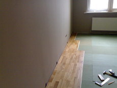 Мастер уложит вам ламинат 20 гр м2