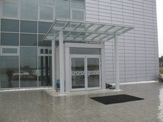 «Теплые» алюминиевые двери ALUMIL (Греция)