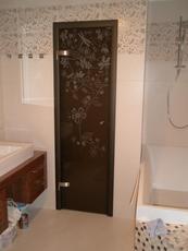 Стекло 8 мм калёное с использованием различных видов обработ