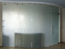 Стеклянные межкомнатные перегородки