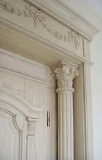 Дворцовые двери