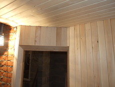 Внутренняя отделка деревянной вагонкой.