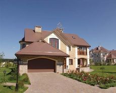 Преимущества гаражных секционных ворот