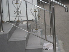 Ограждения из нержавеющей стали и художественной ковки