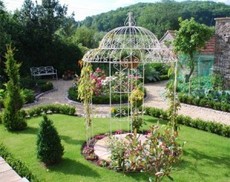 Изготовление кованных беседок