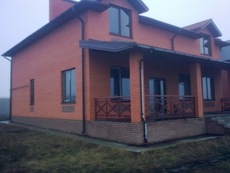 Кирпичная кладка домов, коттеджей, заборов.