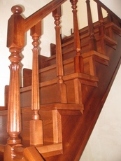 Лестницы из натурального дерева