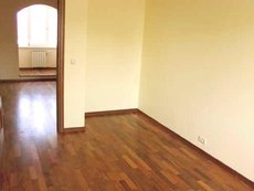 Укладка ламината, оклейка обоями