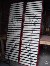 Машинный пескоструй для мебельных производств.