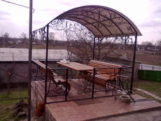 Кованые биседки, козырьки, решотки на окна, ворота и многое