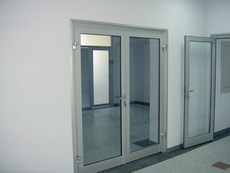 «Холодные» алюминиевые двери ALUTECH (Белоруссия)