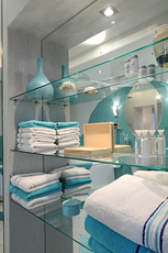 Стеклянные полки на заказ Киев