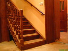 Деревянные лестницы и предметы интерьера