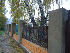 Забор из профнастила, откатные ворота, навес для авто