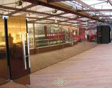 Стеклянные витрины, лестницы, козырьки, ограждения, двери