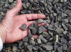 Реализуем щебень гранитный вагонными нормами.