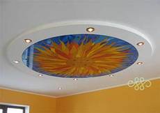 Скляна підлога, скляні стелі, скляні кухонні фартухи