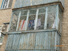 продам деревянную раму балконную. (окна). Донецк