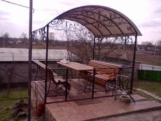 Кованые биседки, козырьки, решотки на окна, ворота и многое