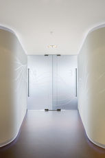 скло, дзеркала, скляні меблі, скляні двері,