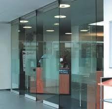 Двери из стекла. Раздвижные двери. Офисные перегородки.