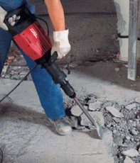 Демонтажные работы. Стяжка пола.