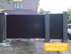 Откатные ворота в Запорожье