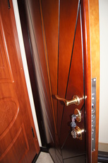 Срочно продадим Входную дверь