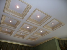 Монтаж пориулетановой лепнины