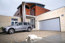 Секционные гаражные автоматические ворота Кружик, Чехия