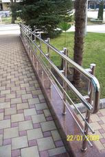 Ограждения из нержавеющей стали, перила.