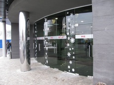 Закаленное стекло. монтаж цельностеклянных конструкций по У