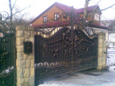 Распашные ворота в Киеве под заказ, Гаражные ворота, Въездны