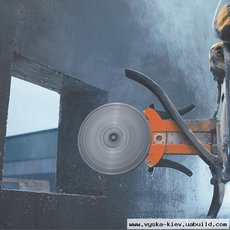 Вырезка дверных, оконных и проемов