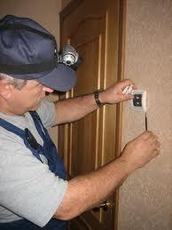 Электромонтажные работы и услуги электрика