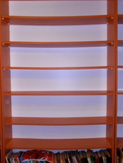 Продам стеллажи - полки. один стеллаж - 500 грн. Стеллажей т