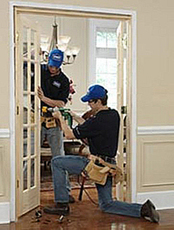 Установка входных и межкомнатных дверей