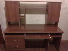 Продам компьютерный стол и тумбу под телевизор