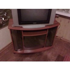 Продам компьютерный стол и тумбу под телевизор