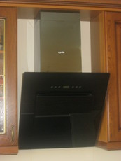 Мастер по установке кухонной вытяжки.