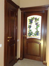 Двери деревянные из массива