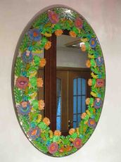 Декоративная роспись или печать на стекле и зеркале.