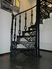 Металлические лестницы, кованные, винтовые, перила.