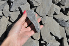 Реализуем щебень гранитный всех фракций, отсев. Дёшево.